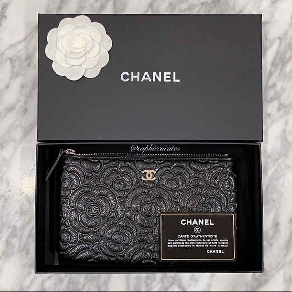 ❌SOLD❌ New Chanel Small O Case in Black Caviar - Picture 2 of 9